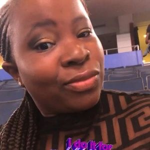 Meet your Posher, Tia